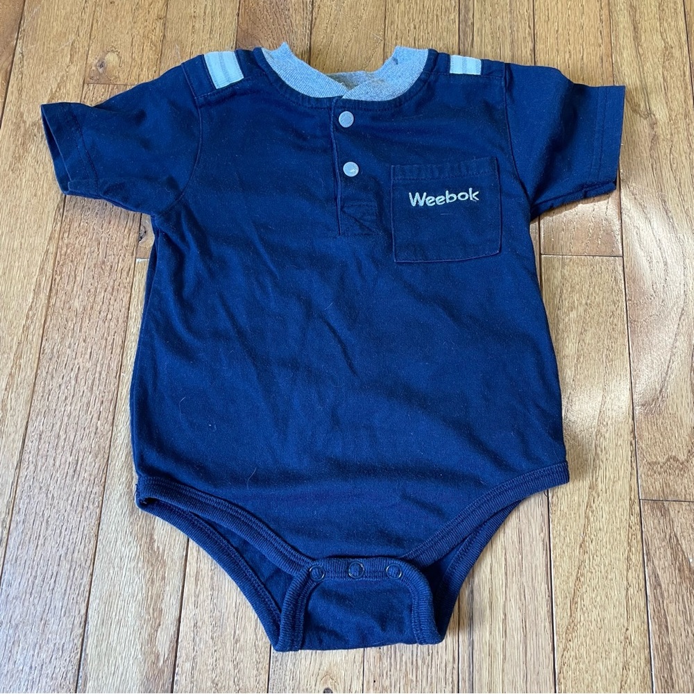 VINTAGE WEEBOK BY REEBOK NAVY BLUE EMBROIDERED ONESIE OUTFIT SIZE 24 MONTHS 2T